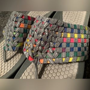 BareTraps Gray Wedge Thong Sandals with multi-colored woven straps, size 8.5.